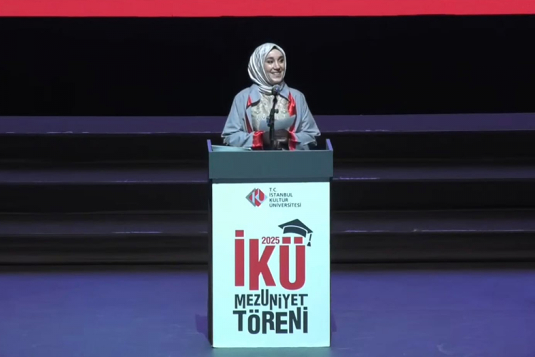 Özel Eğitim Bölümü İlk Mezunlarını Verdi